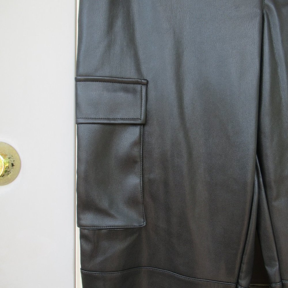 🟨APT. 9 faux leather cargo black pant size 12 or 14 - Picture 11 of 12
